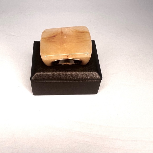 Zara Jewelry - Zara Resin Geometric Ring Size Sm 16.5mm /size 6